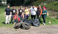 El monte de basura que rodea un barrio de A Coruña