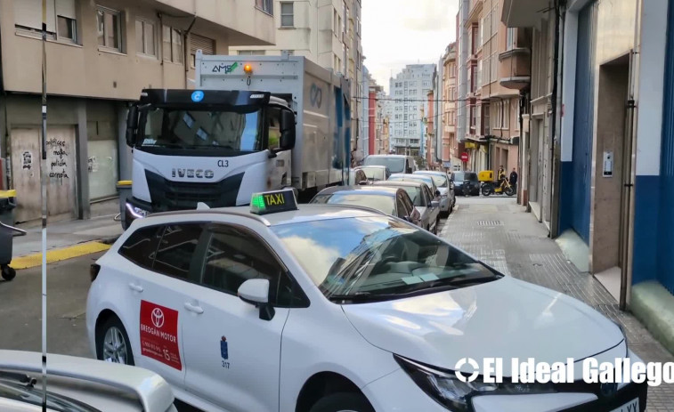 Veinte minutos de atasco en Os Mallos por un mal aparcamiento