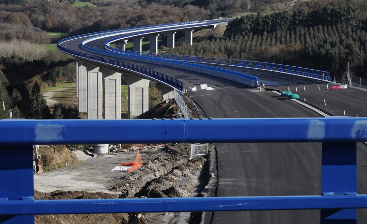 Cortes de tráfico en la A-6 por las nuevas obras en el viaducto de O Castro