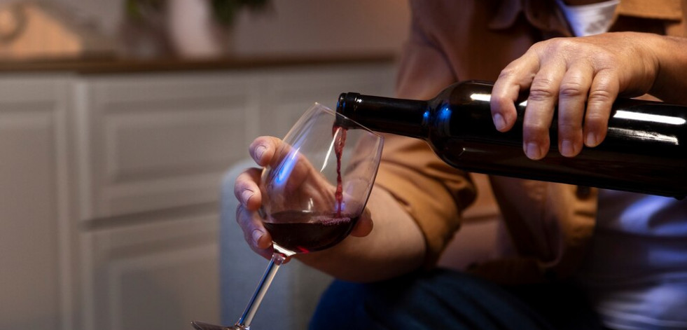 Esa copa de vino antes de dormir está saboteando tu salud