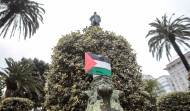 Banderas y mensajes a favor de Palestina inundan los jardines de Méndez Núñez