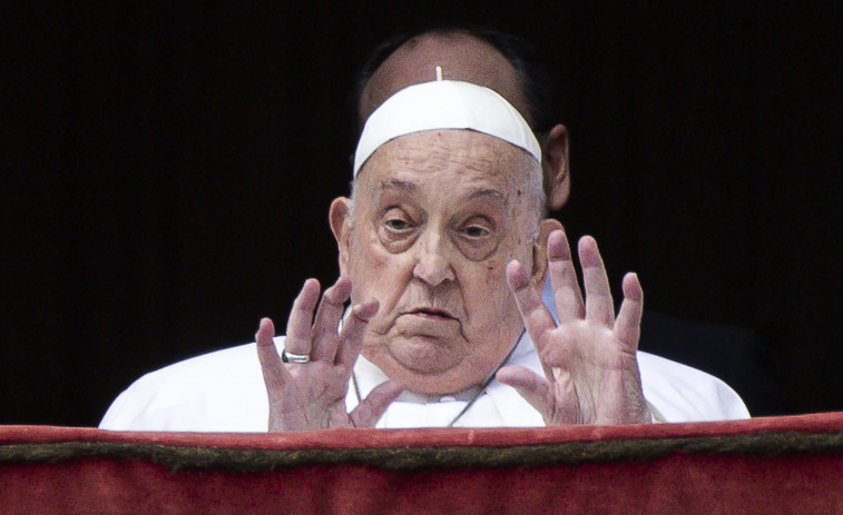 El Papa imparte la bendición 'Urbi et Orbi' y desea 