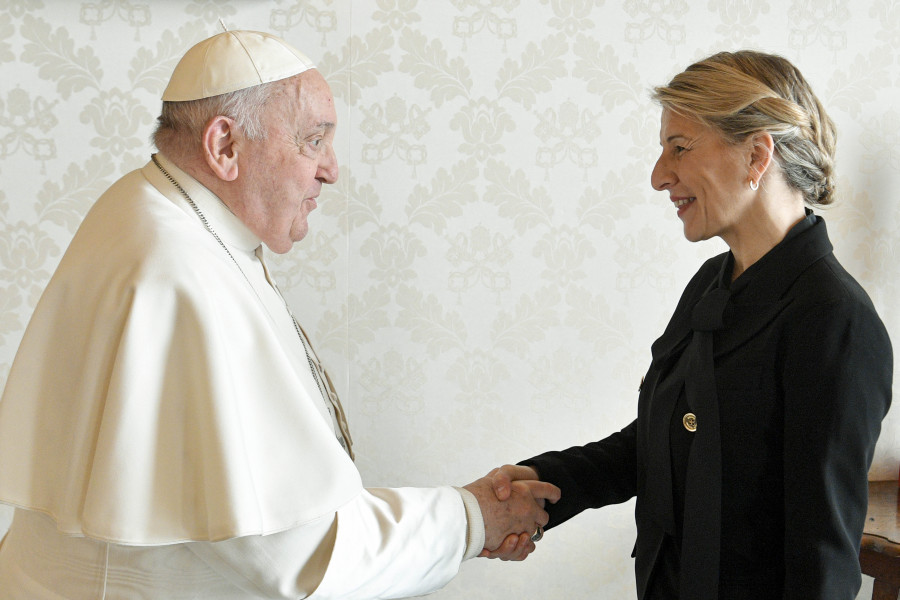 Yolanda Díaz recuerda al papa como "un gran embajador del trabajo decente y de la paz"