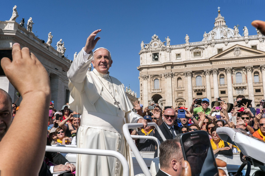 Muere Francisco, el papa de los pobres que estuvo con los fieles hasta el final