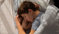 Dormir más y acostarse temprano mejora la memoria, el aprendizaje y la salud cerebral de los adolescentes