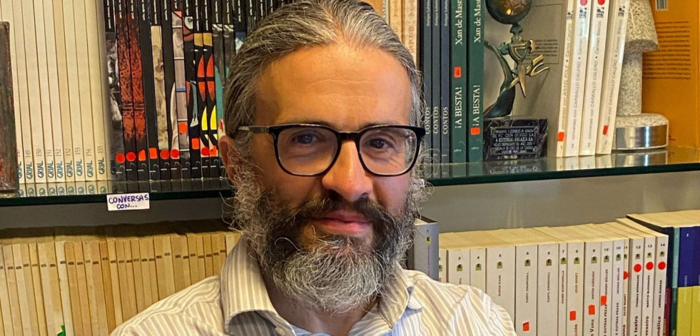 Fernando Castro Paredes, profesor no IES Fernando Blanco de Cee, gaña o Premio Galaxia de Novela 75 Anos