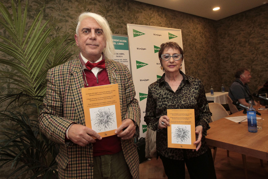 Los libros toman A Coruña en un nublado 23 de abril repleto de actividades