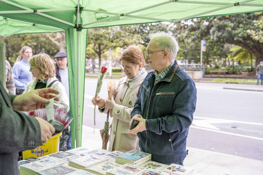 Un Día del Libro histórico en  A Coruña: “Fue una barbaridad, nos ha sorprendido a todos”