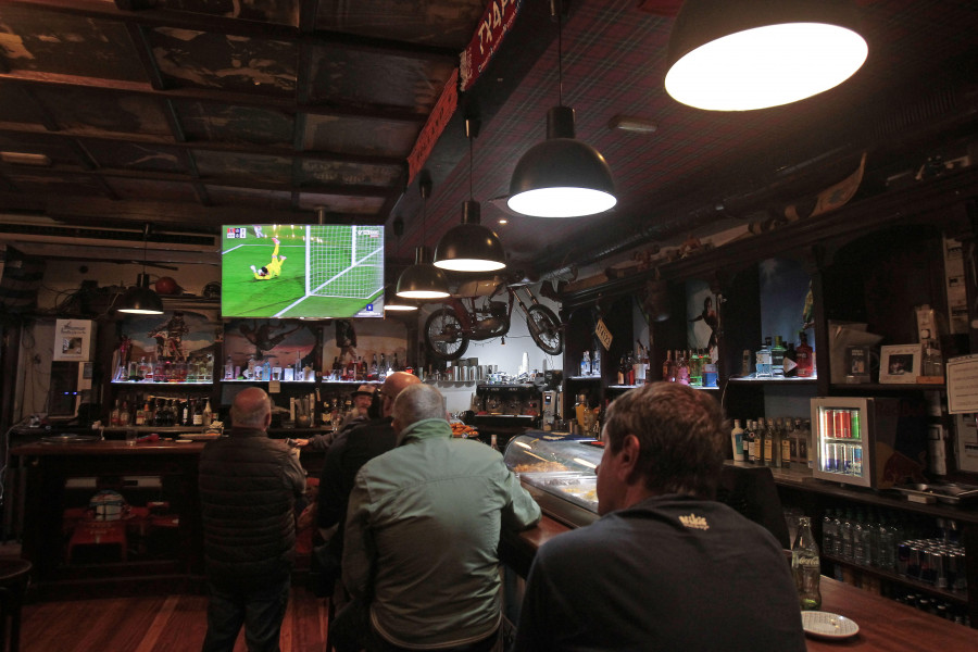 Para Clásico, un menú de cena y fútbol: cómo la hostelería de A Coruña juega la final de Copa del Rey