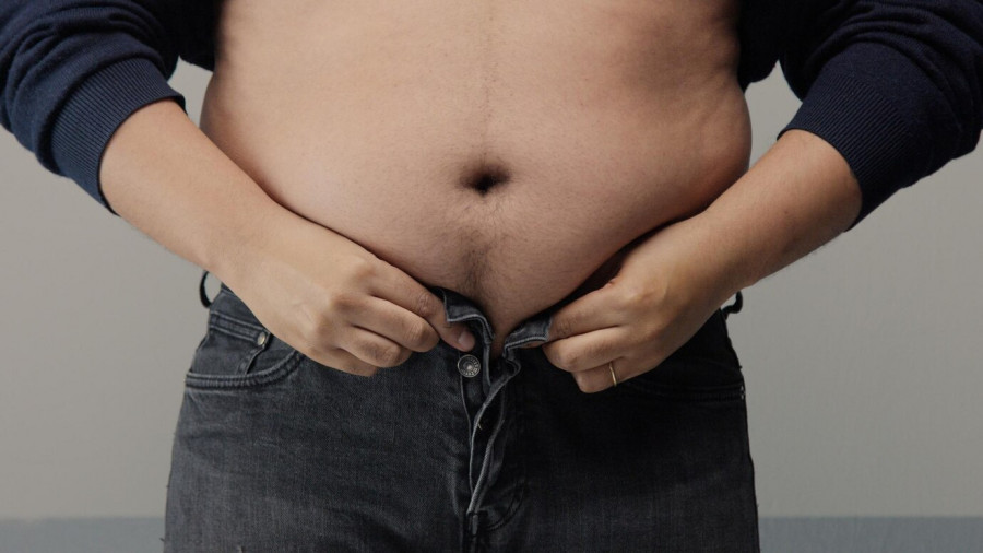 Más allá de la genética: descubren cómo la edad transforma tu cintura (y qué se puede hacer)