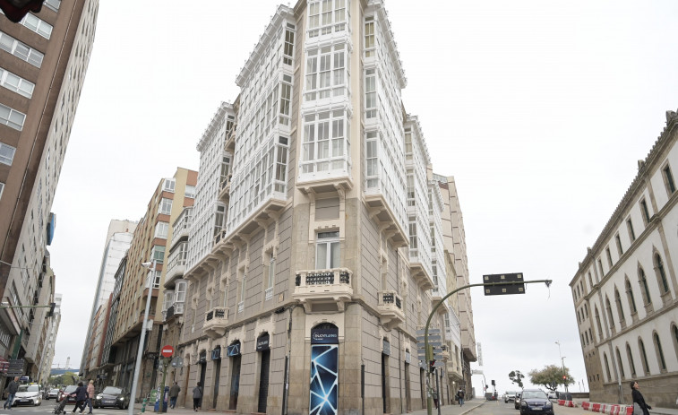 Coruña Insólita | El primer teléfono de A Coruña, una línea entre Riazor y la calle Real