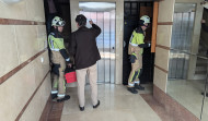 Los bomberos rescatan a una mujer atrapada en un ascensor en A Coruña debido al apagón general