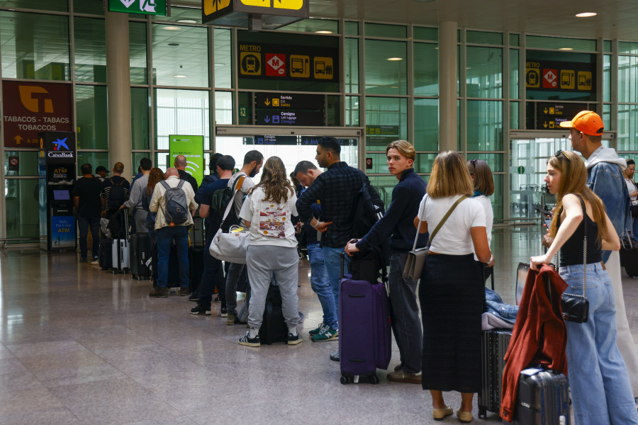 Iberia cancela 23 de sus 247 vuelos programados y da la opción de cambiar billetes para otro momento