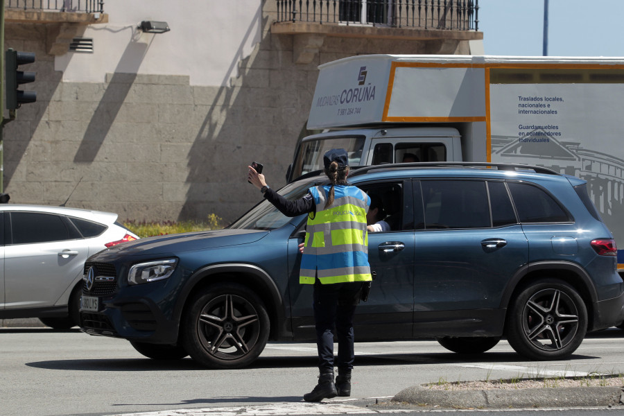 Turnos de más de once horas en los cruces más transitados de A Coruña