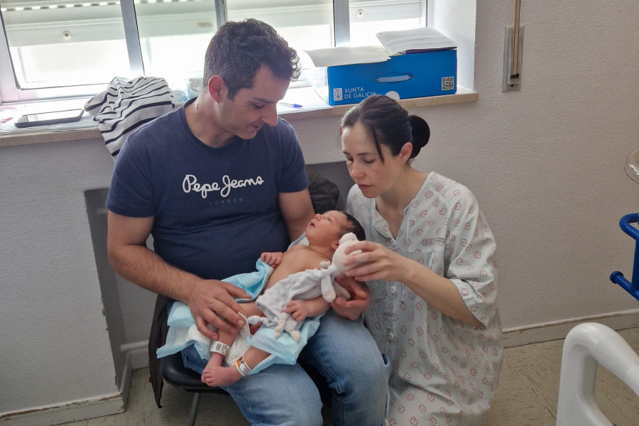 Adrián, el último bebé coruñés que vio la luz en pleno apagón