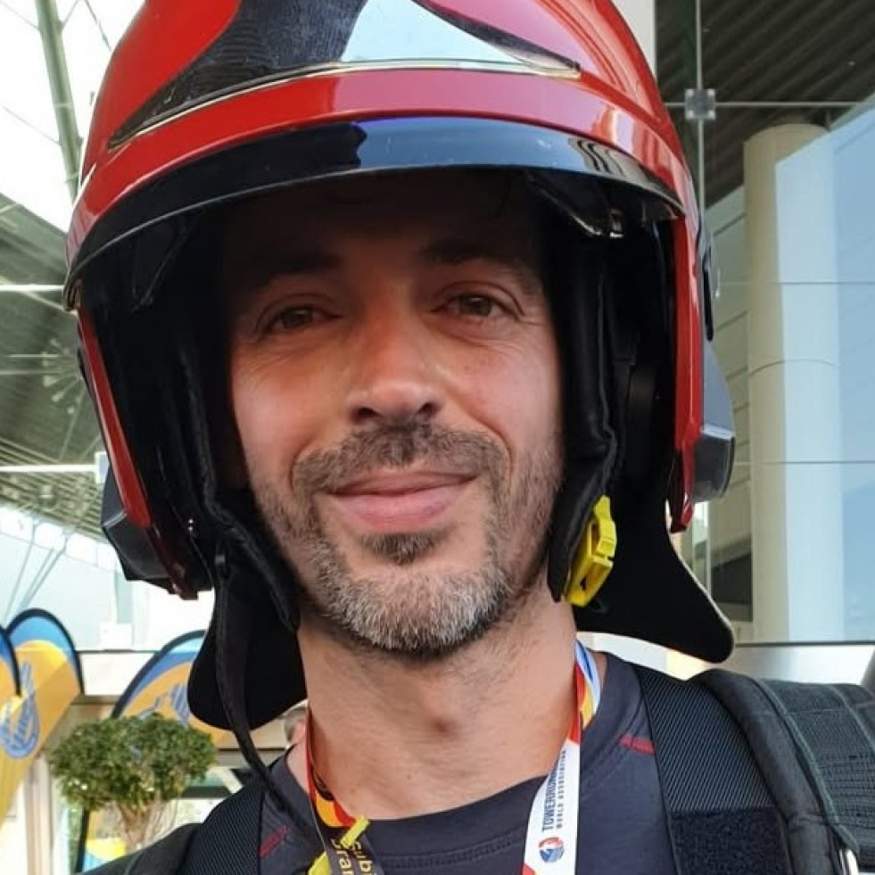 El bombero oleirense que sube 924 escaleras en tiempo récord