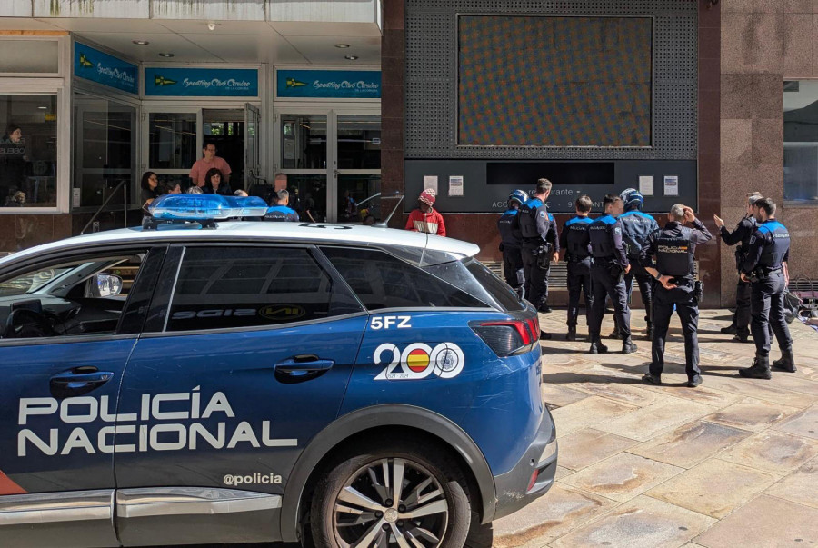 Una persona ebria con una pistola falsa hace cundir el pánico en el Casino