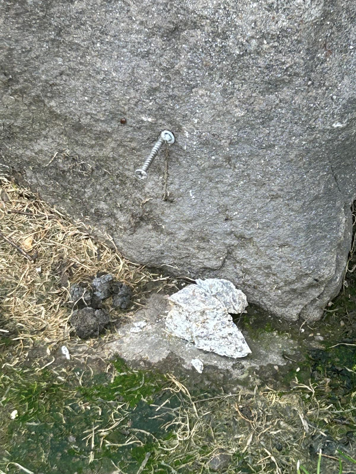 Vandalizan la estatua de Antu00f3n de Santiago en A Coruu00f1a (3)