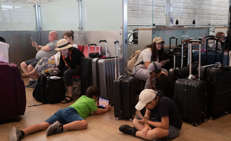 Seis heridos tras caer un proyectil en el aeropuerto de Tel Aviv