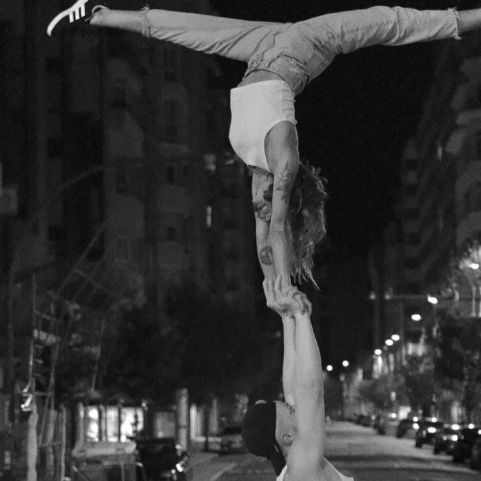 El Circo del Sol se despide de A Coruña con un ‘show’ en Juan Flórez en plena calle