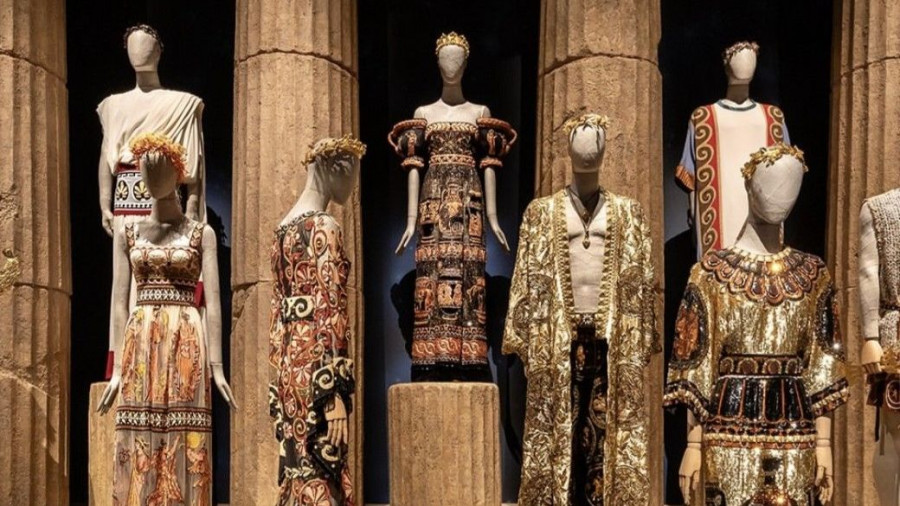 “DAL CUORE  ALLE MANI”  DOLCE & GABBANA