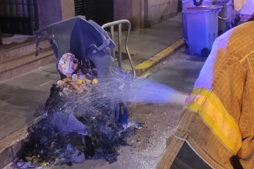 Incendio en un contenedor de basura de A Coruña @ Bomberos de A Coruña