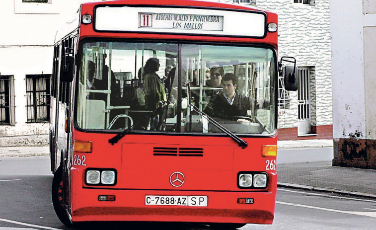 Hace 25 años | Más de la mitad de los viajes en bus en el año 2000 se pagan con tarjeta