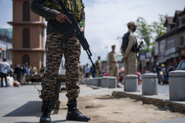 India lanza ataques aéreos contra infraestructuras terroristas en Pakistán
