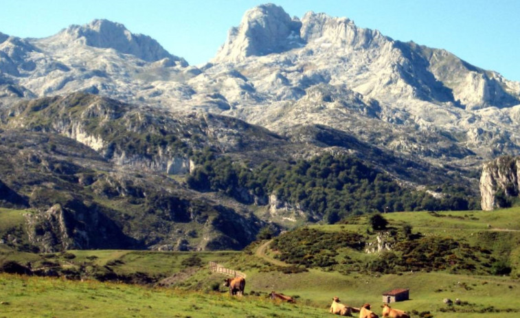 Rescatados tres jóvenes coruñeses a más de 2.300 metros de altura en Picos de Europa