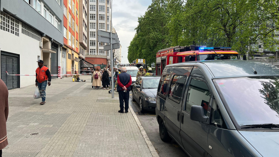 Incendio doméstico en la avenida de Arteixo