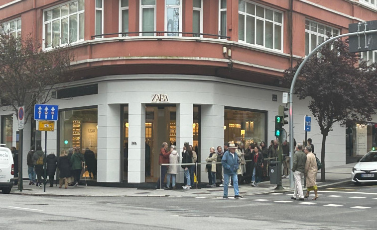 Siguen las colas para conocer el renovado Zara de Juan Flórez