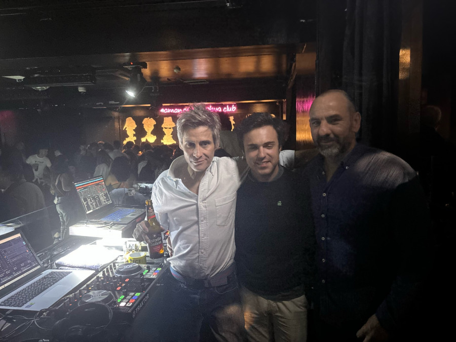 Lleno absoluto en el retorno del Playa Club de A Coruña a su fórmula del éxito