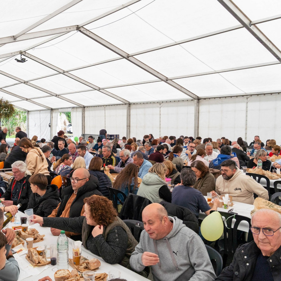 La ‘Festa das Nais’ reúne a cerca de 250 personas en la parroquia cullerdense de Sueiro