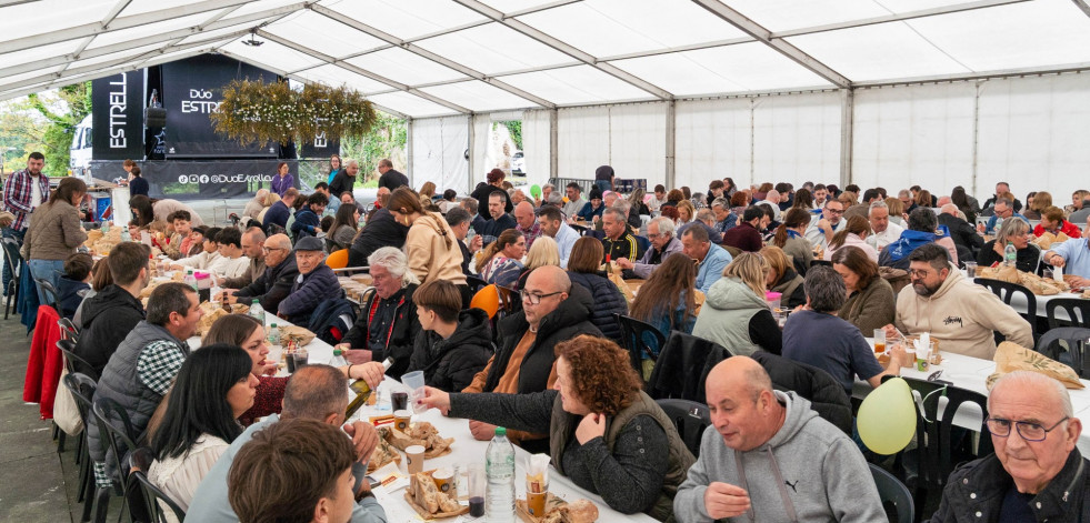 La ‘Festa das Nais’ reúne a cerca de 250 personas en la parroquia cullerdense de Sueiro