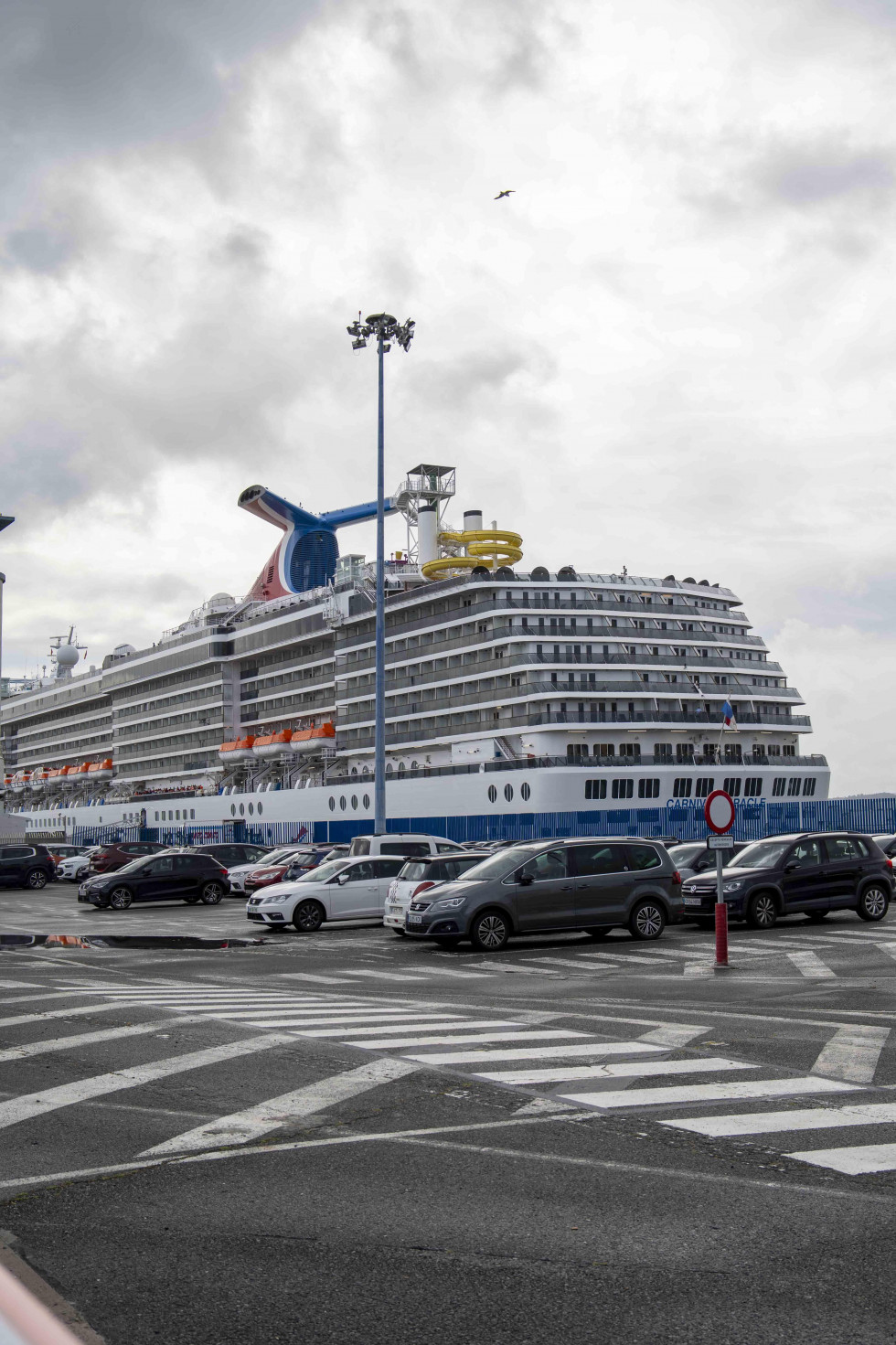 A Coruña recibe al Carnival Miracle (39)