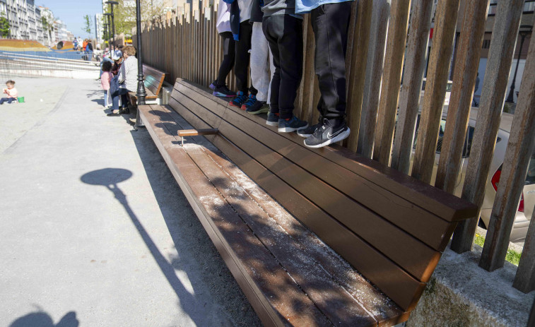 Varios accidentes infantiles en un parque de A Coruña movilizan a los padres para exigir seguridad