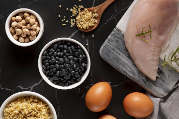 Vista superior de la composicion de la comida rica en proteinas