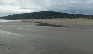 El Puerto quitará las piedras de la orilla de la playa de Repibelo y añadirá arena en Barrañán