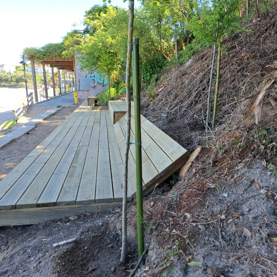 Miño finaliza las obras de mejora paisajística y ambiental en la playa de A Ribeira