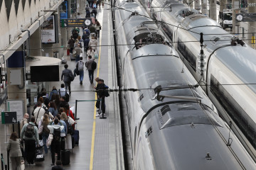 Vista del andén de la estación de tren de Santa Justa de Sevilla