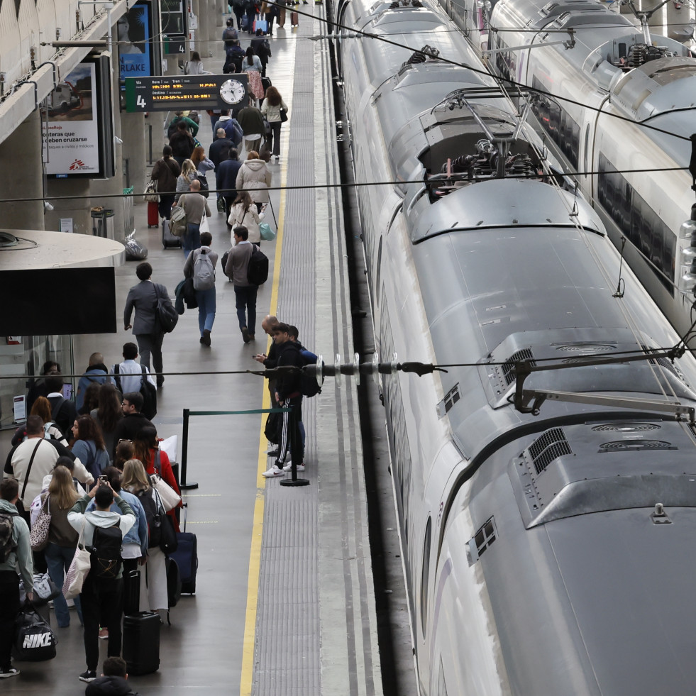 Renfe pedirá el DNI para formalizar viajes con los abonos del 50% de Avant