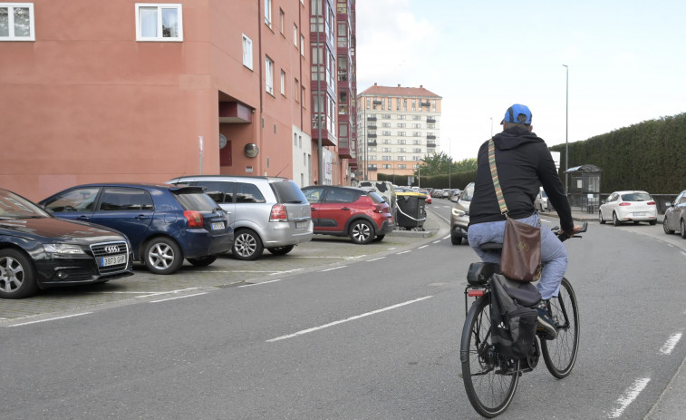 La alcaldesa responde a los vecinos de Novo Mesoiro tras la polémica por la nueva base de BiciCoruña