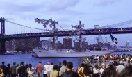 Al menos dos muertos y 20 heridos al chocar un buque contra el puente de Brooklyn