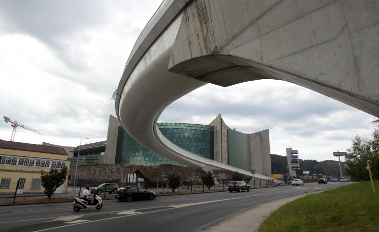 Movilidad por todo lo alto: las pasarelas de A Coruña se adaptan  a los nuevos tiempos