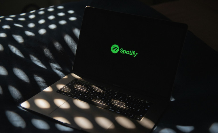 Spotify lucha contra los podcasts falsos que venden drogas y estafan a usuarios