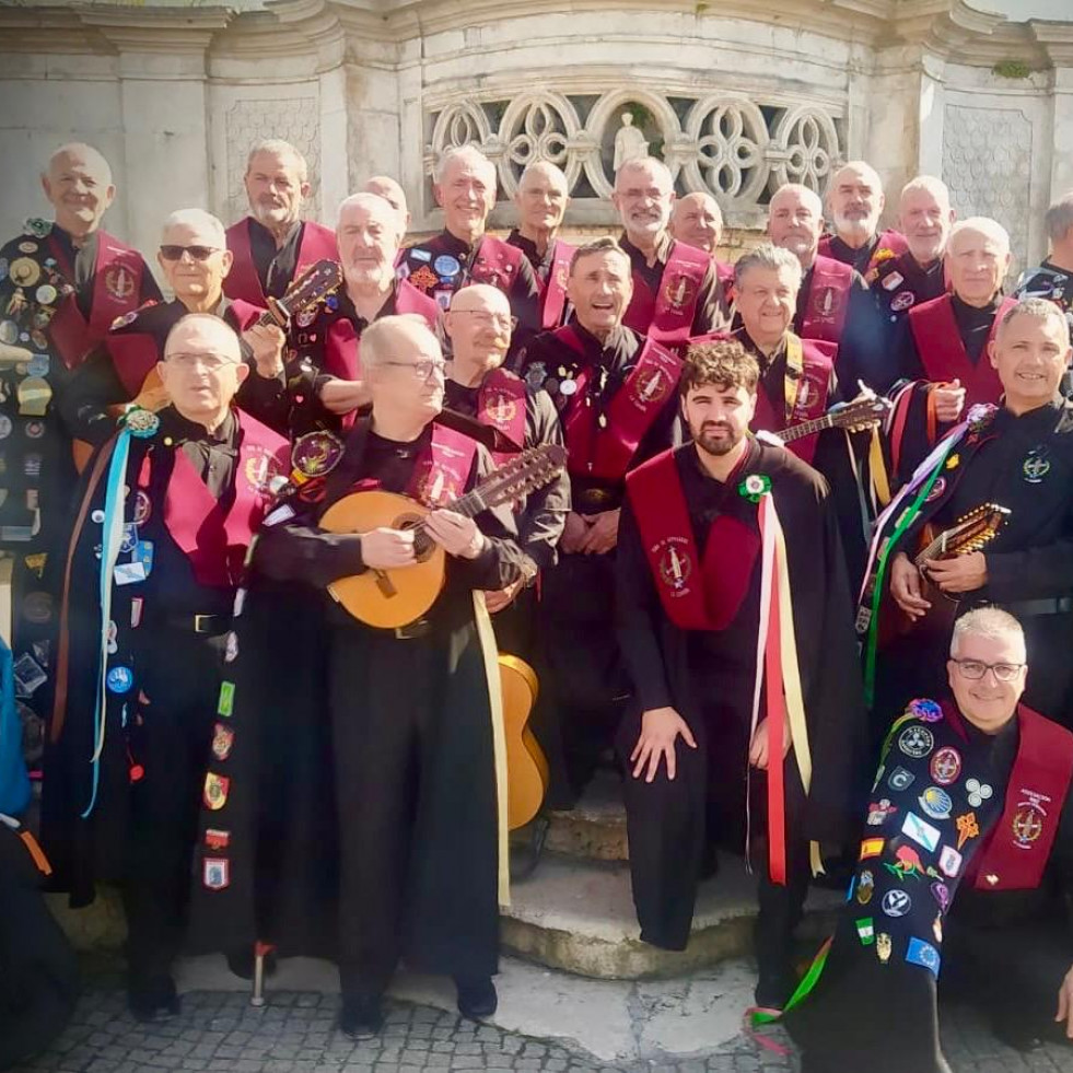 La Tuna de Veteranos de A Coruña triunfa en Portugal
