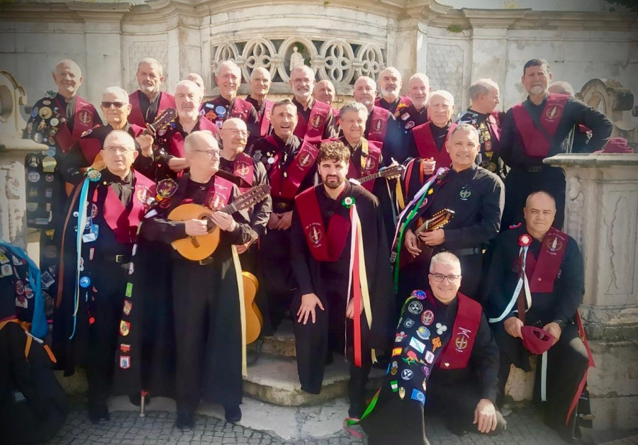 La Tuna de Veteranos de A Coruña triunfa en Portugal