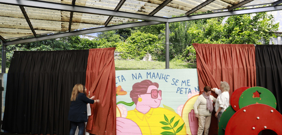 Homenaje a las cantareiras Adolfina y Rosa Casás