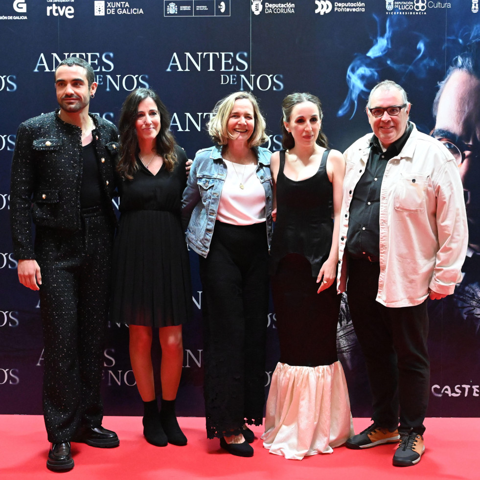 Alfombra vermella en A Coruña para dar a benvida a Castelao, antes de ser Castelao