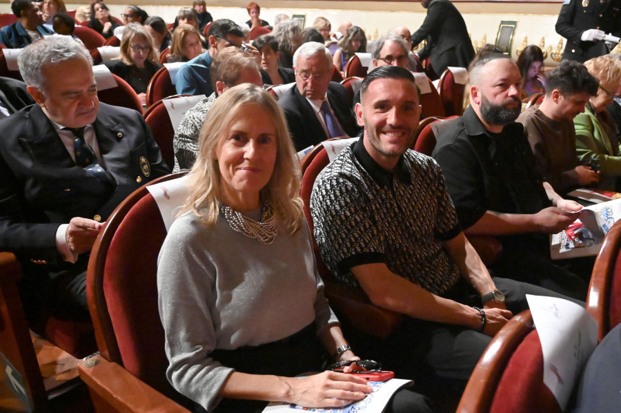 Lucas Pérez recoge en el Aquelarre Poético su premio San Juan 2025 por “encarnar el deportivismo”